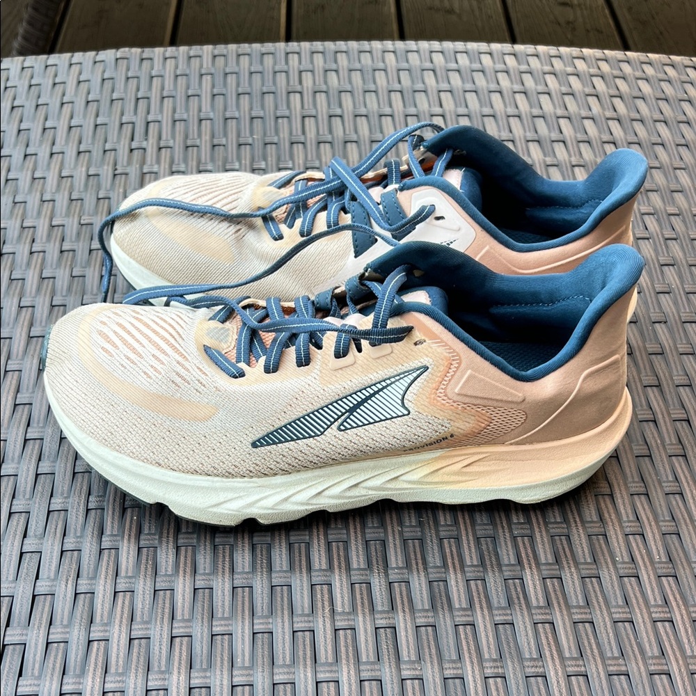 Altra Running Shoes - Picture 3 of 6